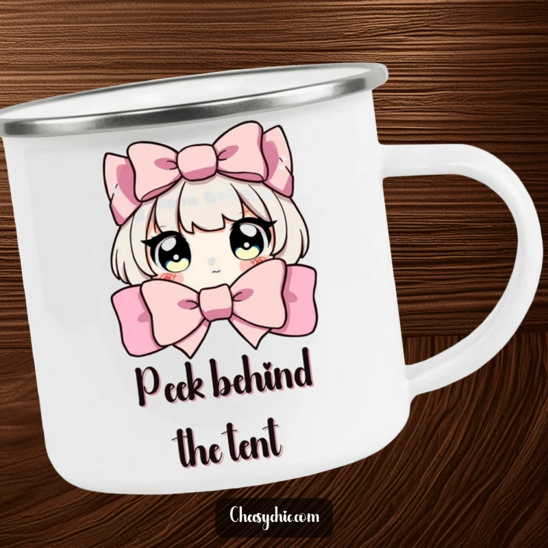 Funny camping mug showing a character with wide eyes peeking out from behind a bow, ideal for outdoor explorations.